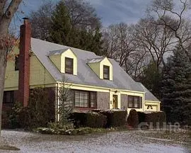 《人人都爱雷蒙德 第九季》：温馨落幕，家庭喜剧的永恒魅力，笑着流泪说再见！